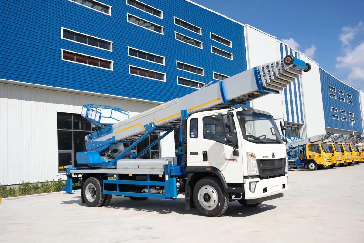 三才镇出租云梯车高空作业车 建筑垃圾搬运